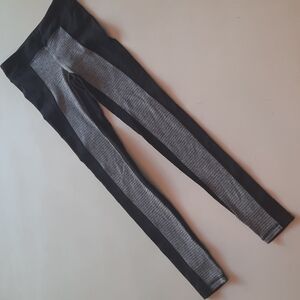 Ivivva black gray athletic leggings size 6